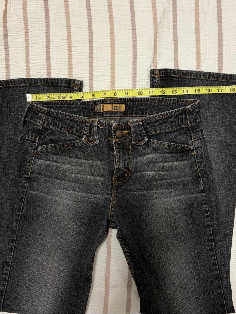 Vintage LEI Women’s Black Washed low waisted Jeans